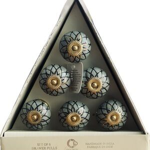 TheSet of 6 Gray and Gold Drawer Pulls